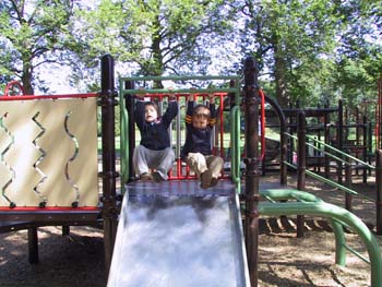 09-05-2004_02_LarzAndersen