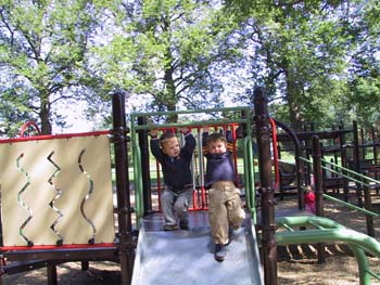 09-05-2004_03_LarzAndersen