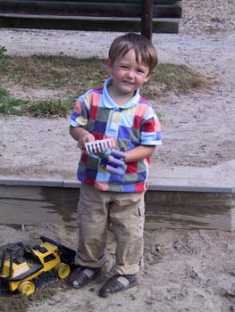 10-01-2004_01_BeaconPlaygr