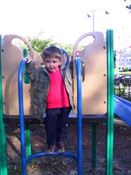 10-06-2004_02_CommAve