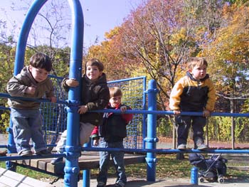 10-29-2004_01_BeaconPlaygr