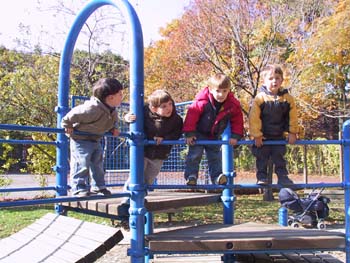 10-29-2004_02_BeaconPlaygr