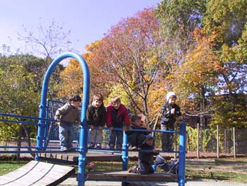 10-29-2004_03_BeaconPlaygr