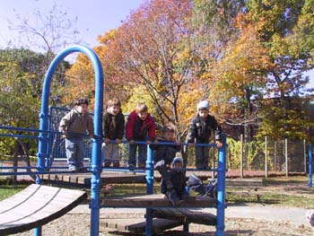 10-29-2004_04_BeaconPlaygr