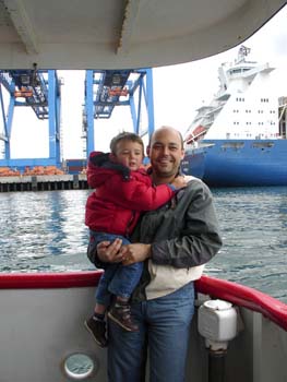 05-22-2005_09_BostonHarbor