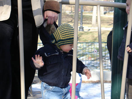 12-24-2005_12_BostonCom