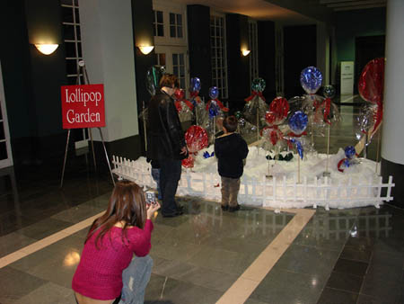 12-24-2005_41_EnchVil