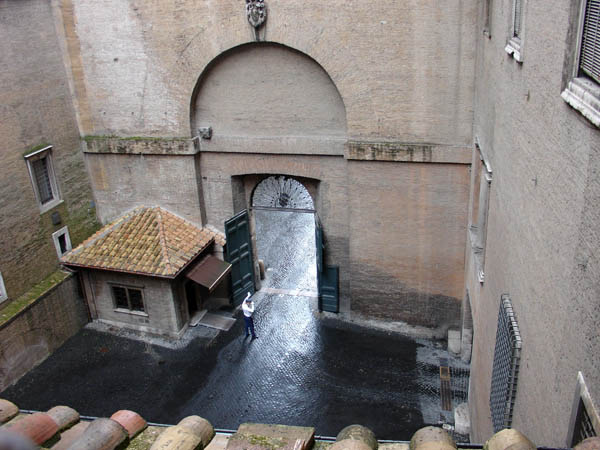 09-18-06_064_Rome-Vatican