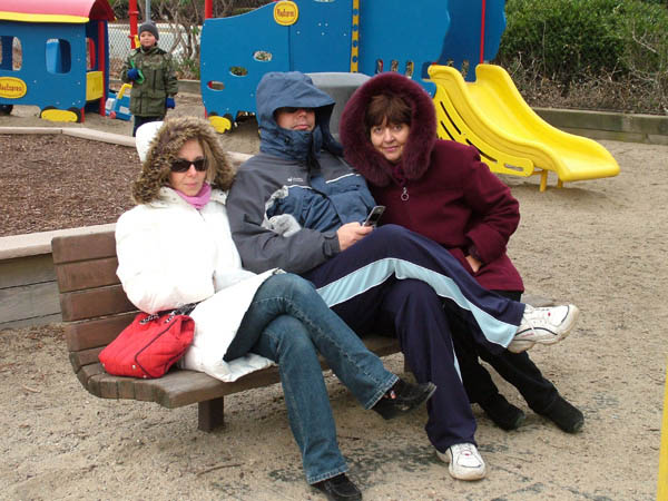 12-25-2006_06_SharonPlayground