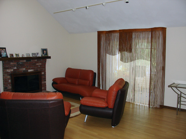06-24-2008_02_Curtains_FamRoom