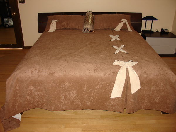 06-24-2008_07_Curtains_BedRoom