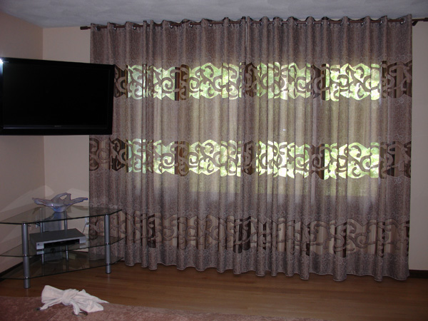 06-24-2008_08_Curtains_BedRoom