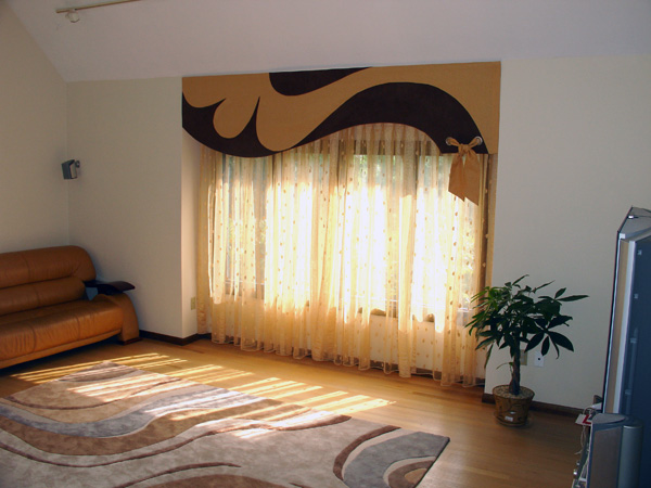 06-24-2008_10_Curtains_LivRoom