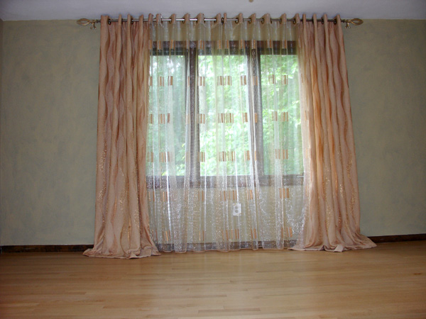 06-24-2008_13_Curtains_DinRoom