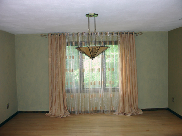 06-24-2008_14_Curtains_DinRoom